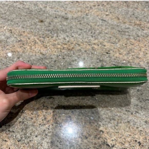 Vintage Authentic Kate Spade GREEN long wallet. Color of the season. Hot-fire! - Picture 5 of 10